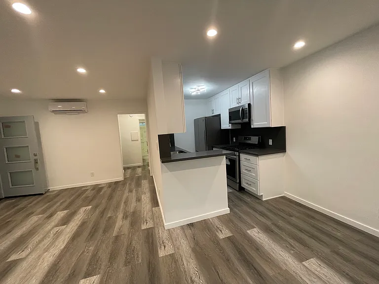 1953 Selby Ave #5 — Photo 9