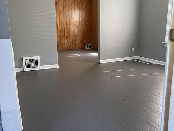 2nd image of 9905 Nelson Ave