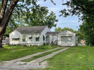 1423 S Pearl St, Independence, MO 64055