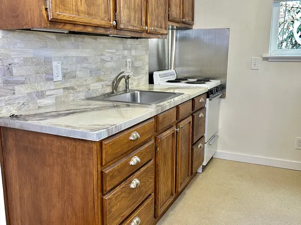 2009 NW 58th St #Iv, Seattle, WA 98107