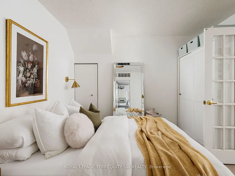 30 Western Battery Rd #315 — Photo 16
