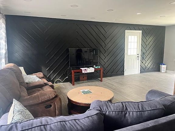 2nd image of 108 Olinda Ct