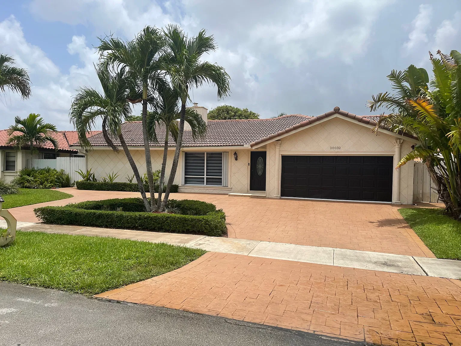 4 bed, 2660 sqft, $4,500 — Photo 1