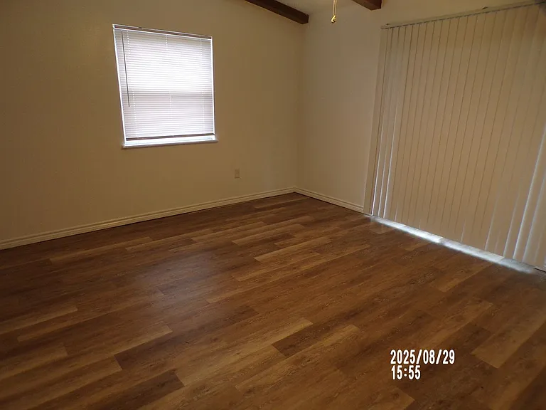 2335 NW 41st St — Photo 7