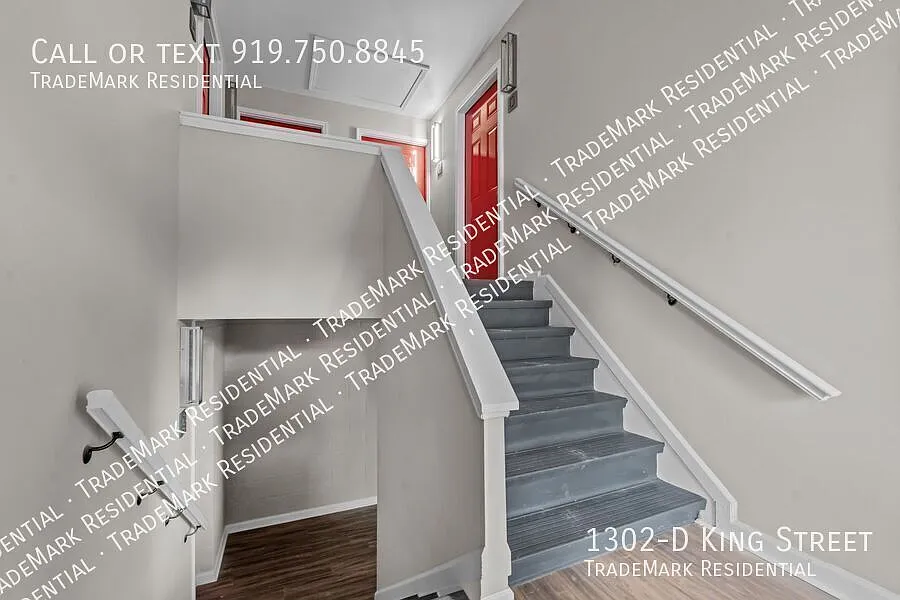 Experience Modern Living: Newly Renovated 1 Bed, 1 Bath Apartment Coming Soon! — Photo 3