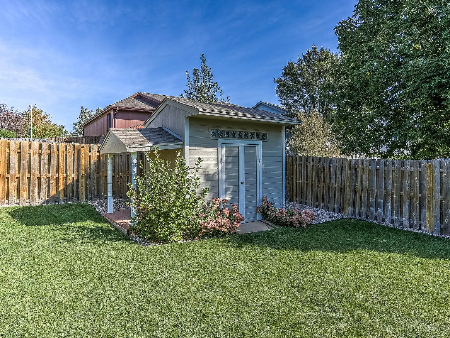 6834 Hillcrest Ln — Photo 3