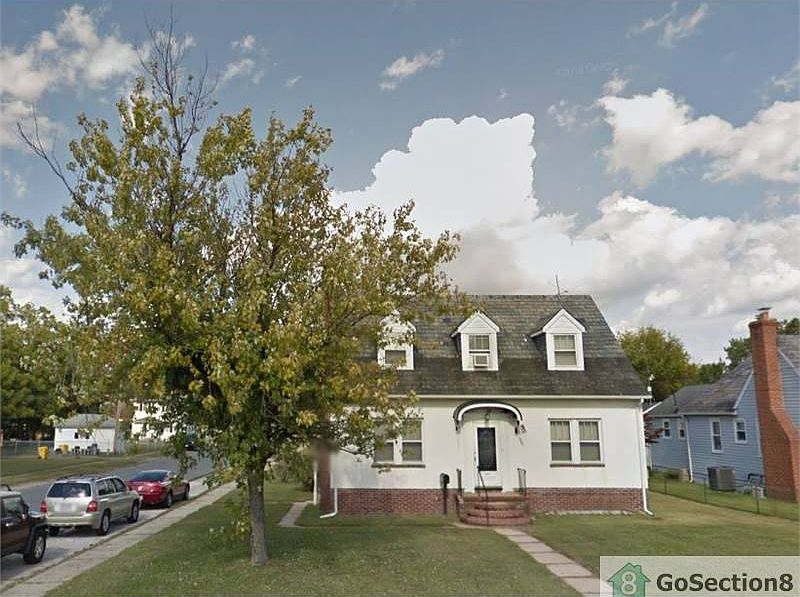 1st image of 16 4th Ave SW APT C