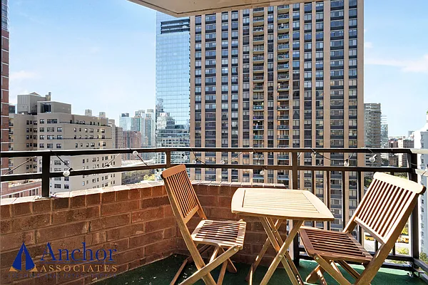 Rented by Anchor Associates | media 21