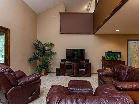 2nd image of 115 Rachel Dr