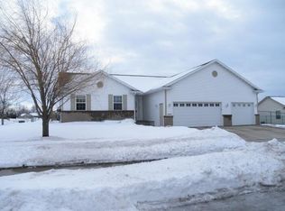1501 Wildenberg Dr, Kaukauna, WI 54130