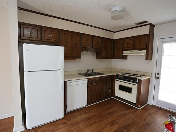 5th image of 100 Lanier Dr APT 1