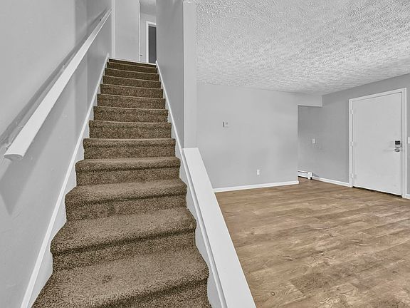 4th image of 1724 Lexington Ave