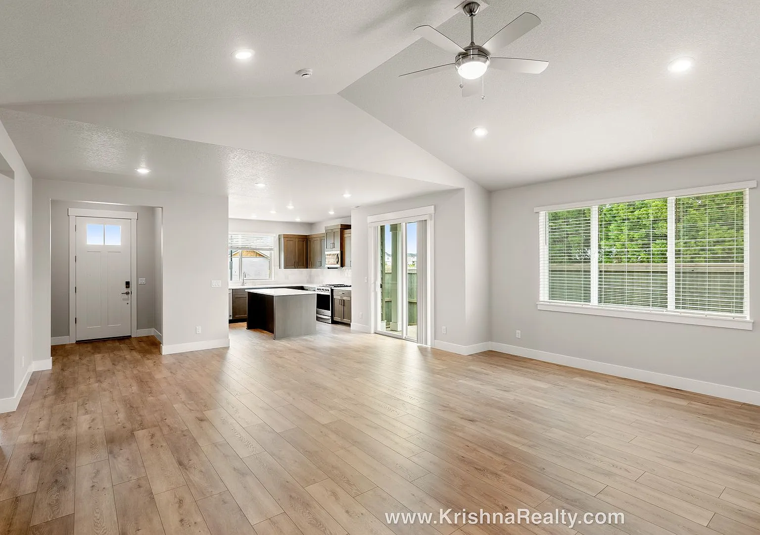 Lovely New Construction| Single Level 3BD | 2BA | Single Family Home In Rosedale Parks Hillsboro ... — Photo 3