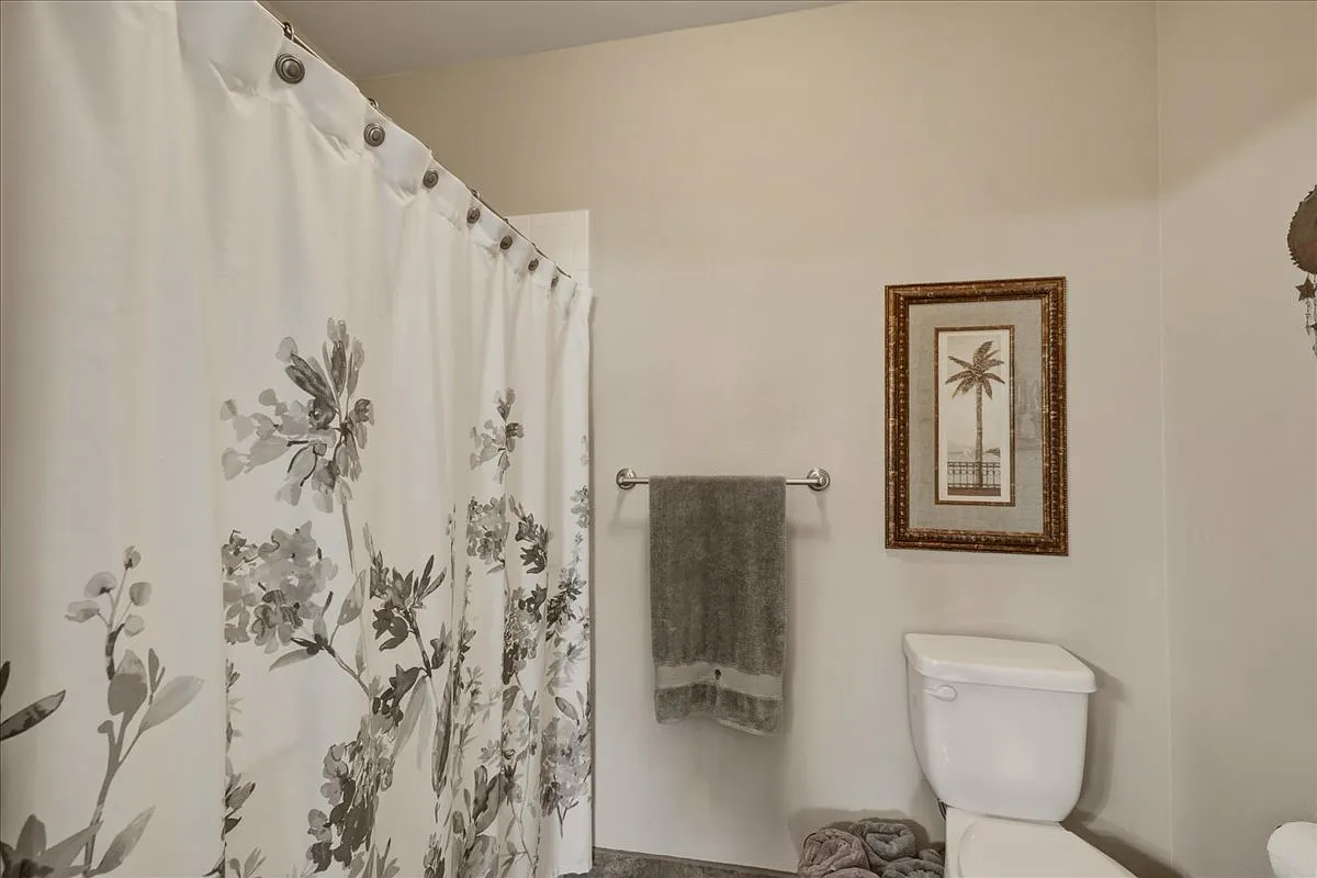 2 bed, 1056 sqft, $1,900 — Photo 4