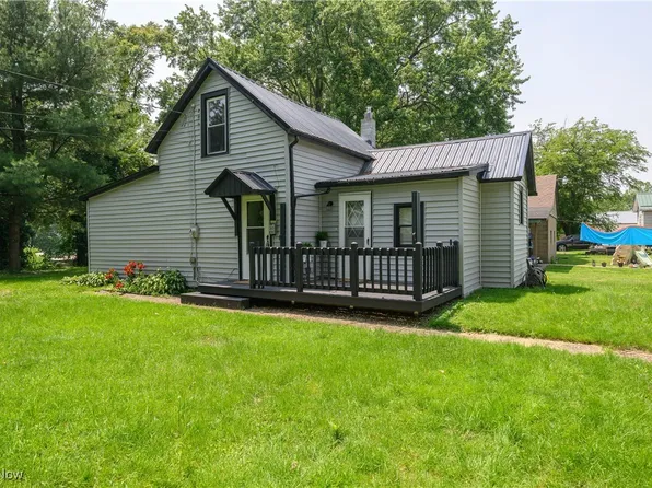 340 Saint Clair Ave SW, New Philadelphia, OH 44663