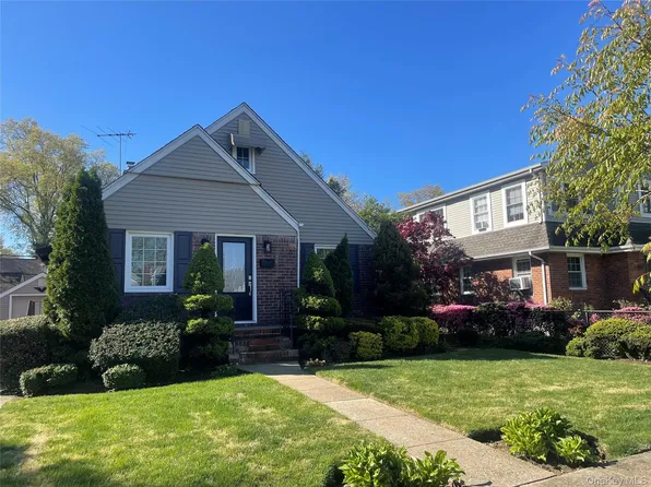 145 Wilton Street, New Hyde Park, NY 11040