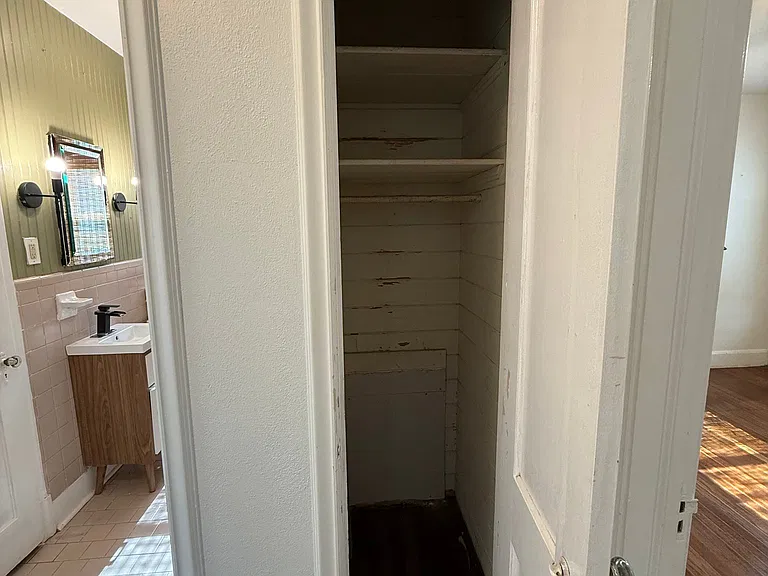 718 E 15th Ave — Photo 24