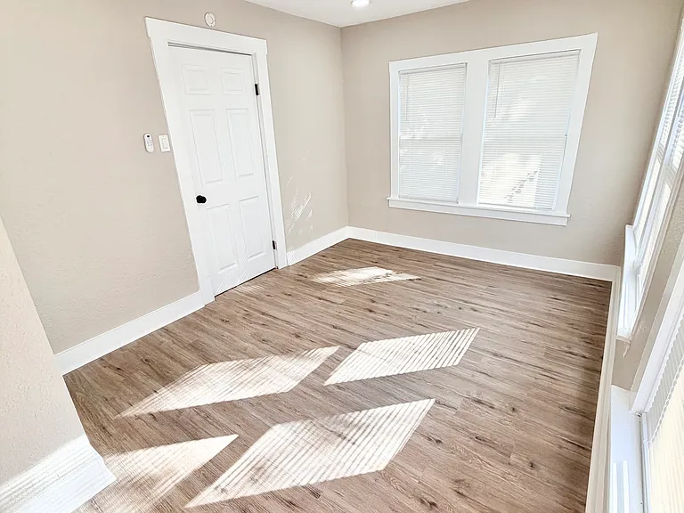 1327 Bailey Ave — Photo 11