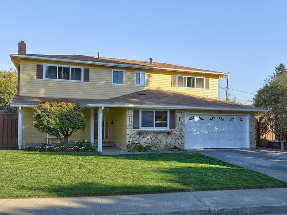2nd image of 3870 Eastwood Cir