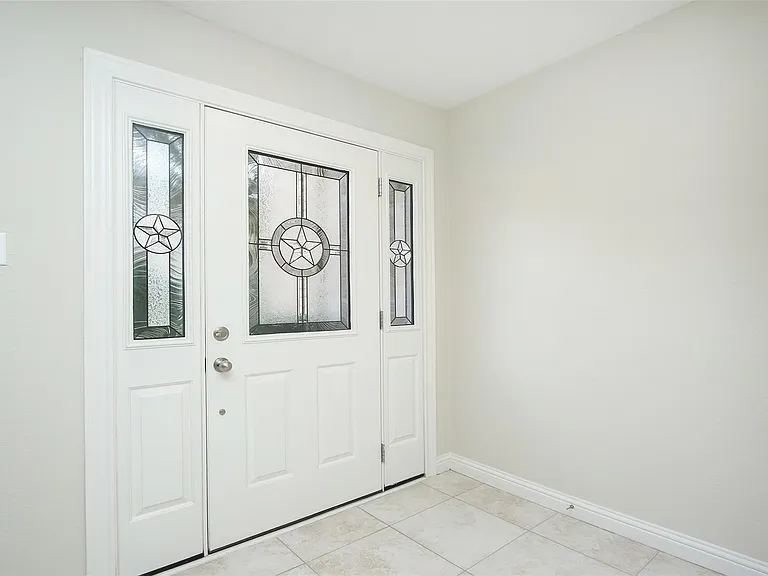 14641 Perthshire Rd — Photo 4