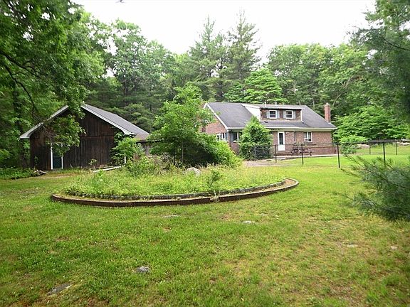 4th image of 113 Summer St