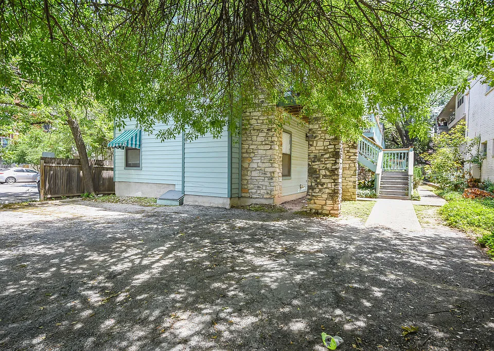 2813 1/2 Rio Grande St #1