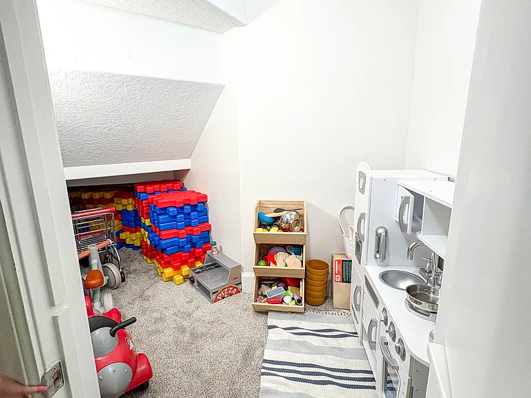 98 N 1650 E — Photo 27