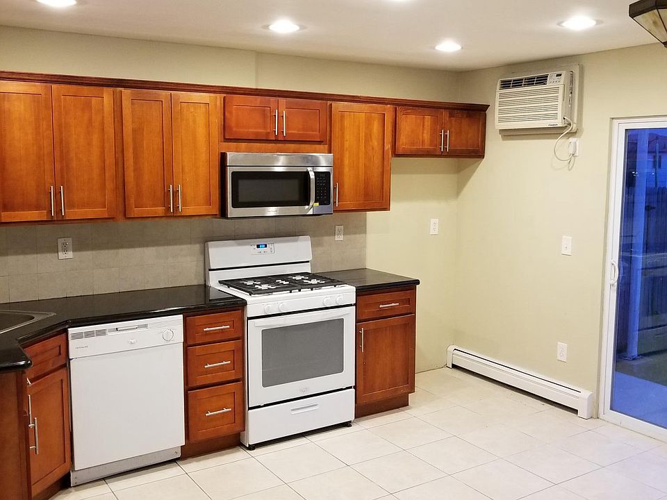 1st image of 315 Brielle Ave