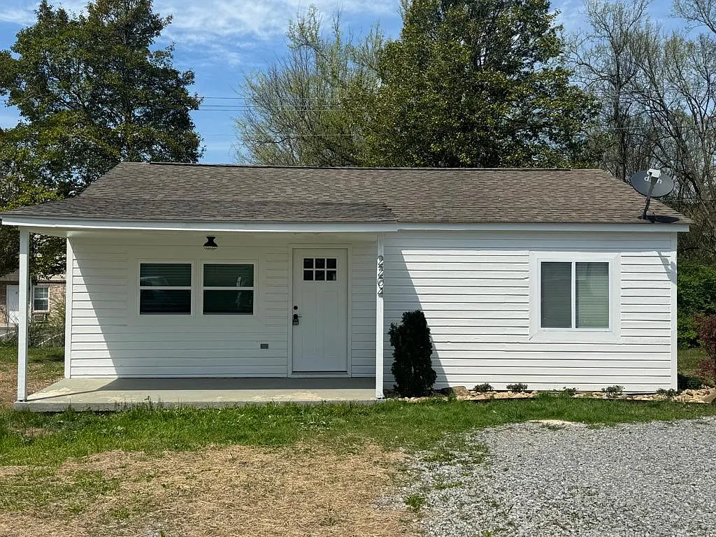 2 bed, 972 sqft, $1,700 — Photo 1