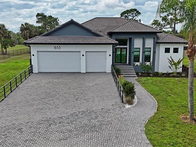 653 23rd St SW — Photo 40