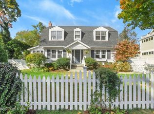 9 Mortimer Dr, Old Greenwich, CT 06870