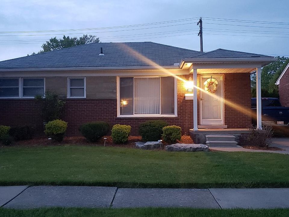 1st image of 19921 Gaukler St