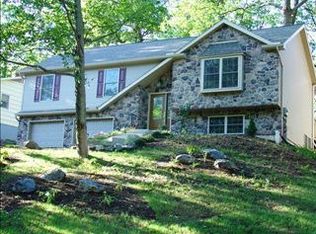 223 Forest Rd, Pottsville, PA 17901