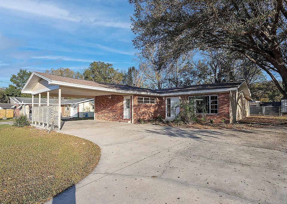 1st image of 19595 SW Rainbow Lakes Blvd