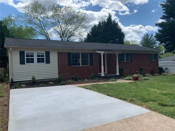 1240 27th Ave NE #1A, Hickory, NC 28601