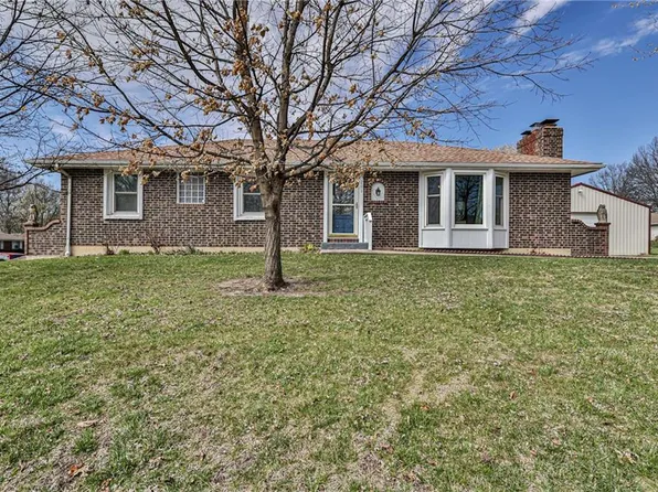 201 N Johnson Dr, Odessa, MO 64076