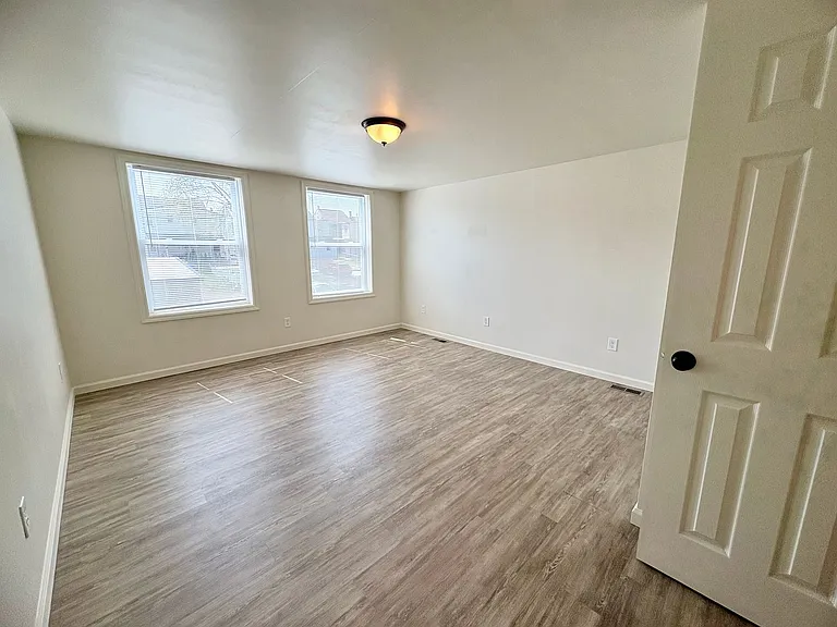 518 E Cumberland St — Photo 26