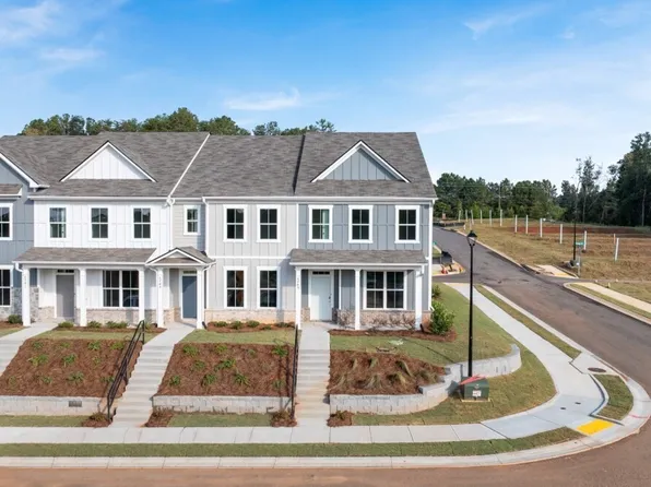 6737 Leigh St, Flowery Branch, GA 30542