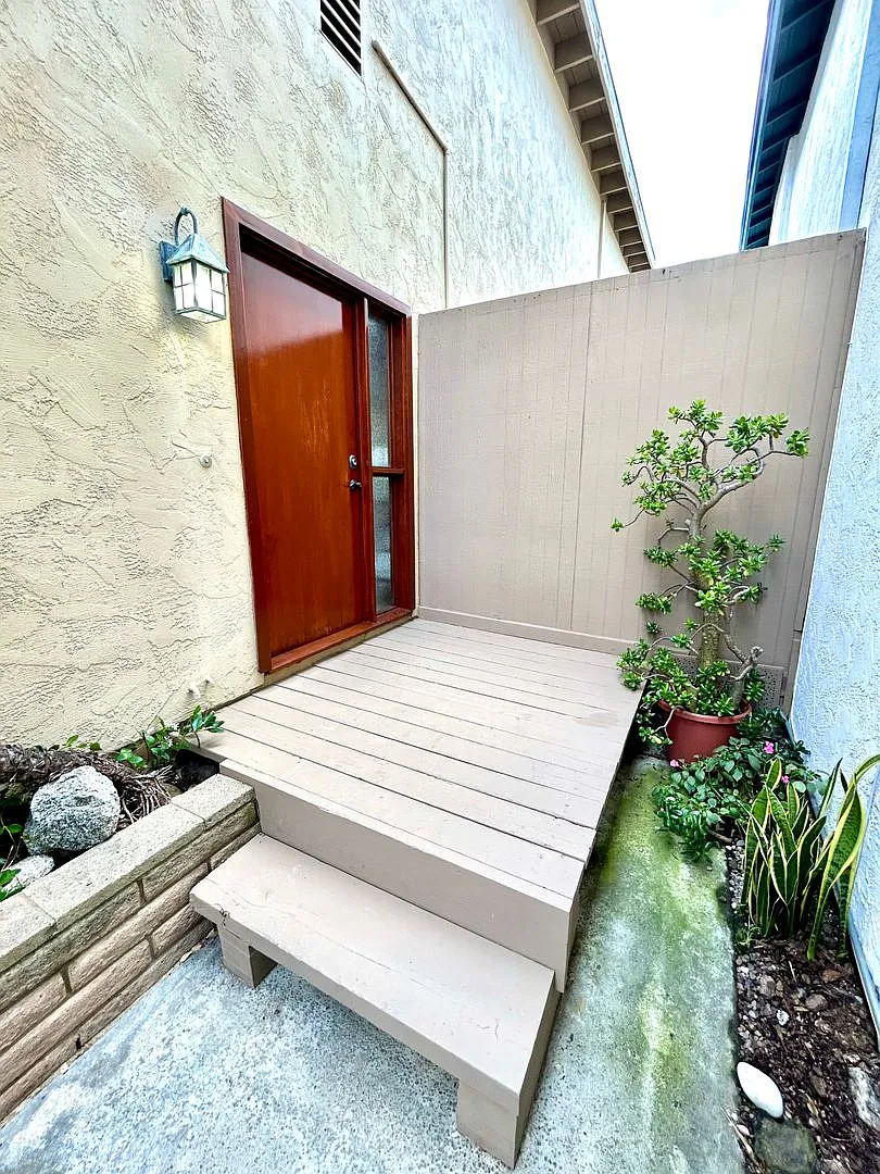Building Photo - 2461 Geranium St