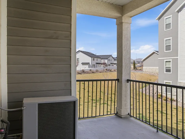 1836 W Terra Vista Ln — Photo 5