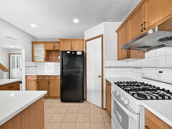 4th image of 244 S Los Alamos Pl NE
