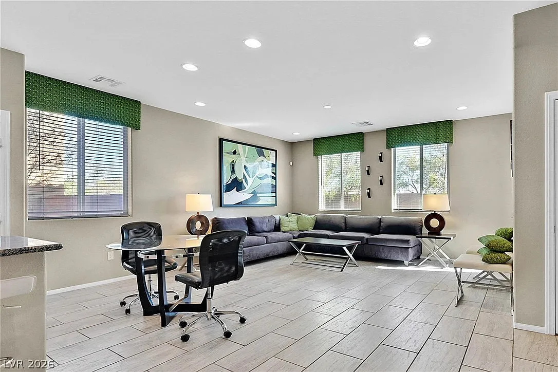 3 bed, 2.5 bath, 1782 sqft, $2,445 — Photo 2