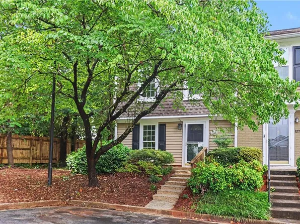 1074 New Haven Dr, Marietta, GA 30064