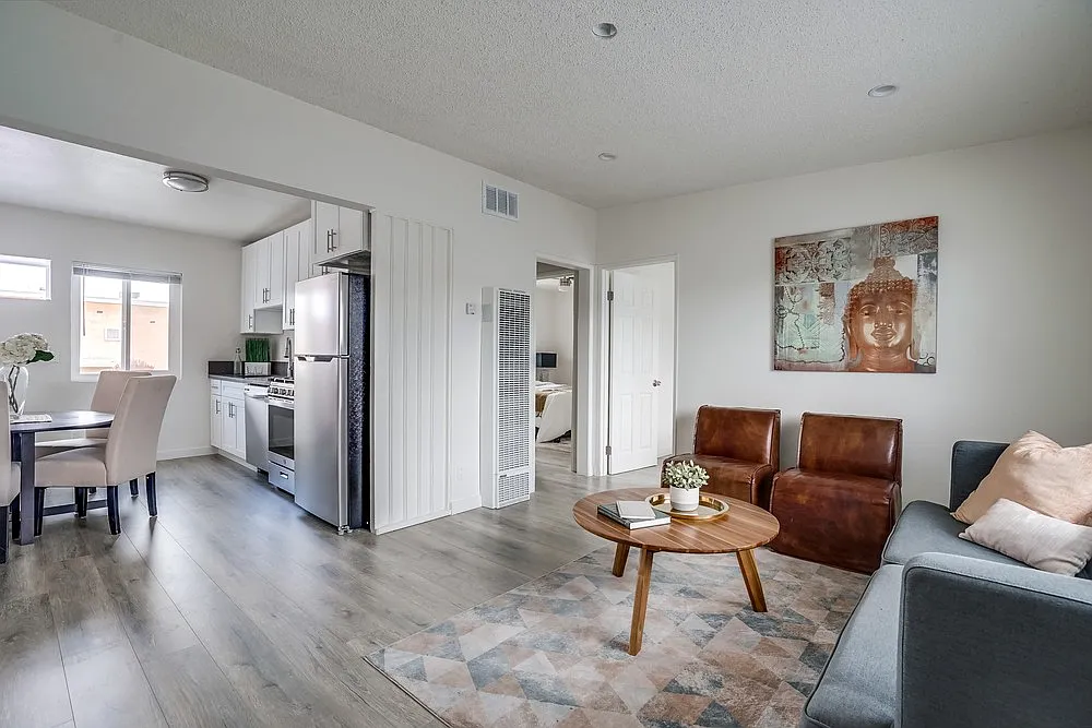 1074 E Market St — Photo 3