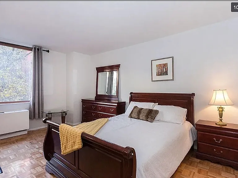393 W 49th St #2V — Photo 7