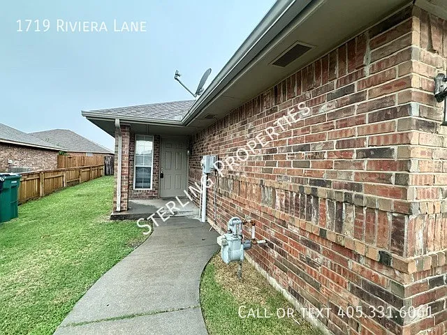 1719 Riviera Ln — Photo 17