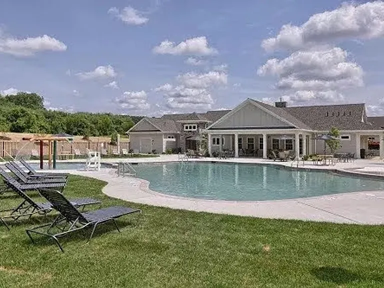 615 Keswick Ct — Photo 28