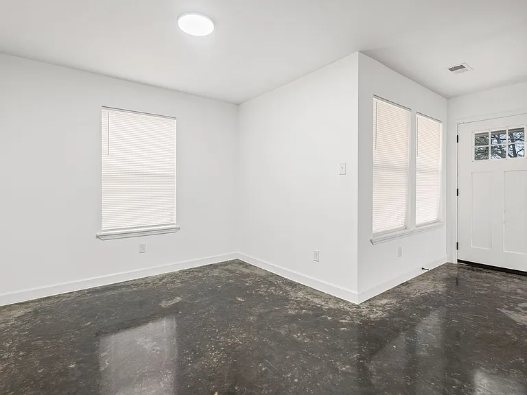 3187 Millwood Rd — Photo 4