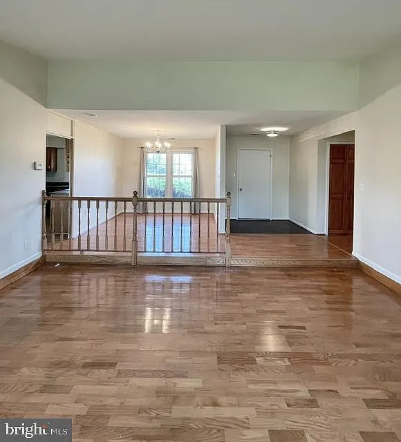 4 bed, 2.0 bath, 1637 sqft, $3,350 — Photo 3