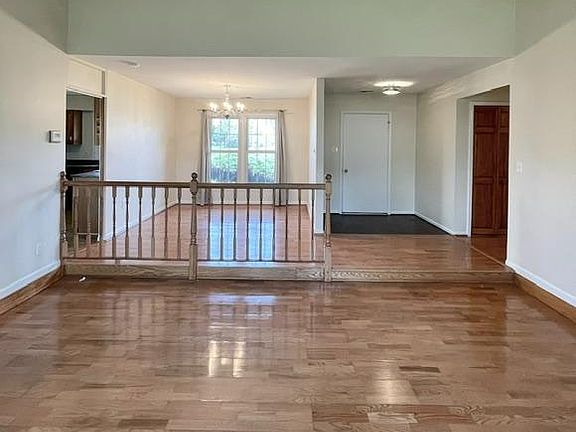 3rd image of 6918 Lodestone Ct